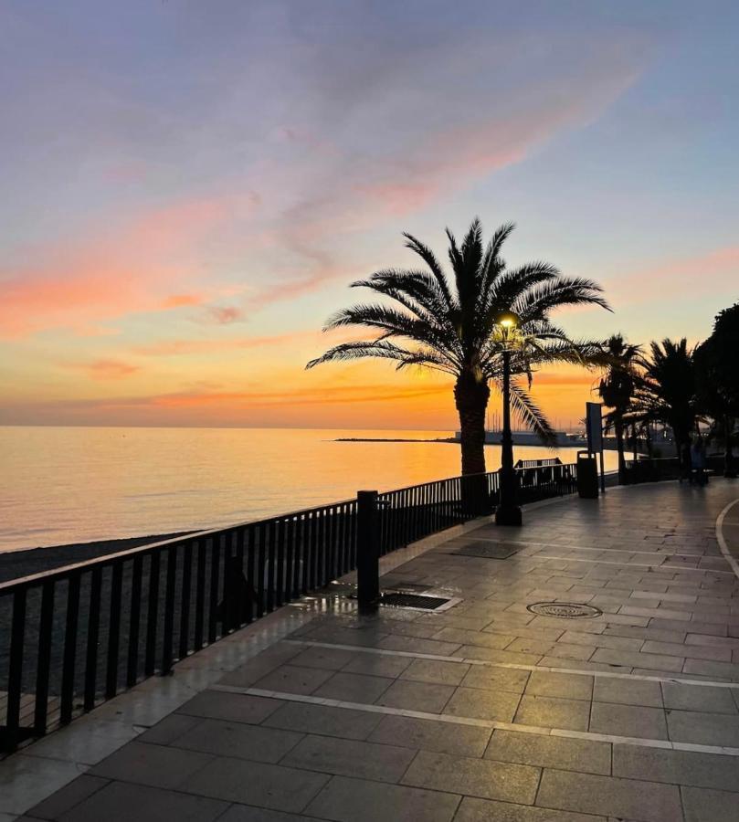 Marbella Beachfront Edificio Mayoral Primera Linea De Playa Y Centro Ciudad Con Barco Opcional Eksteriør bilde