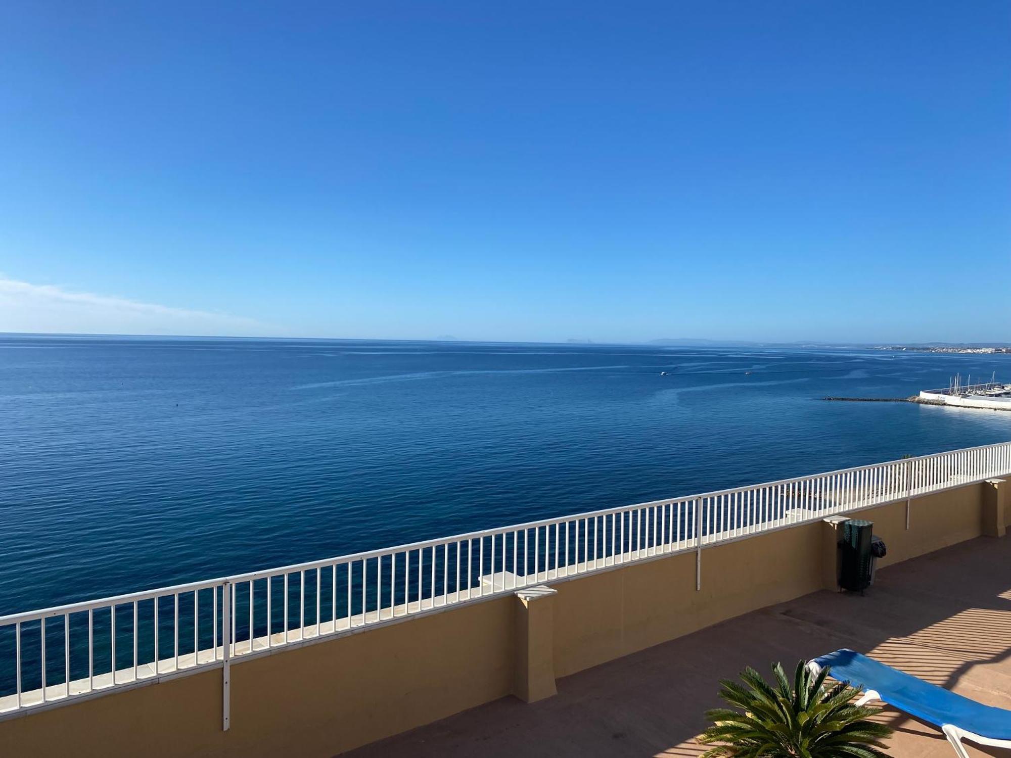 Marbella Beachfront Edificio Mayoral Primera Linea De Playa Y Centro Ciudad Con Barco Opcional Eksteriør bilde