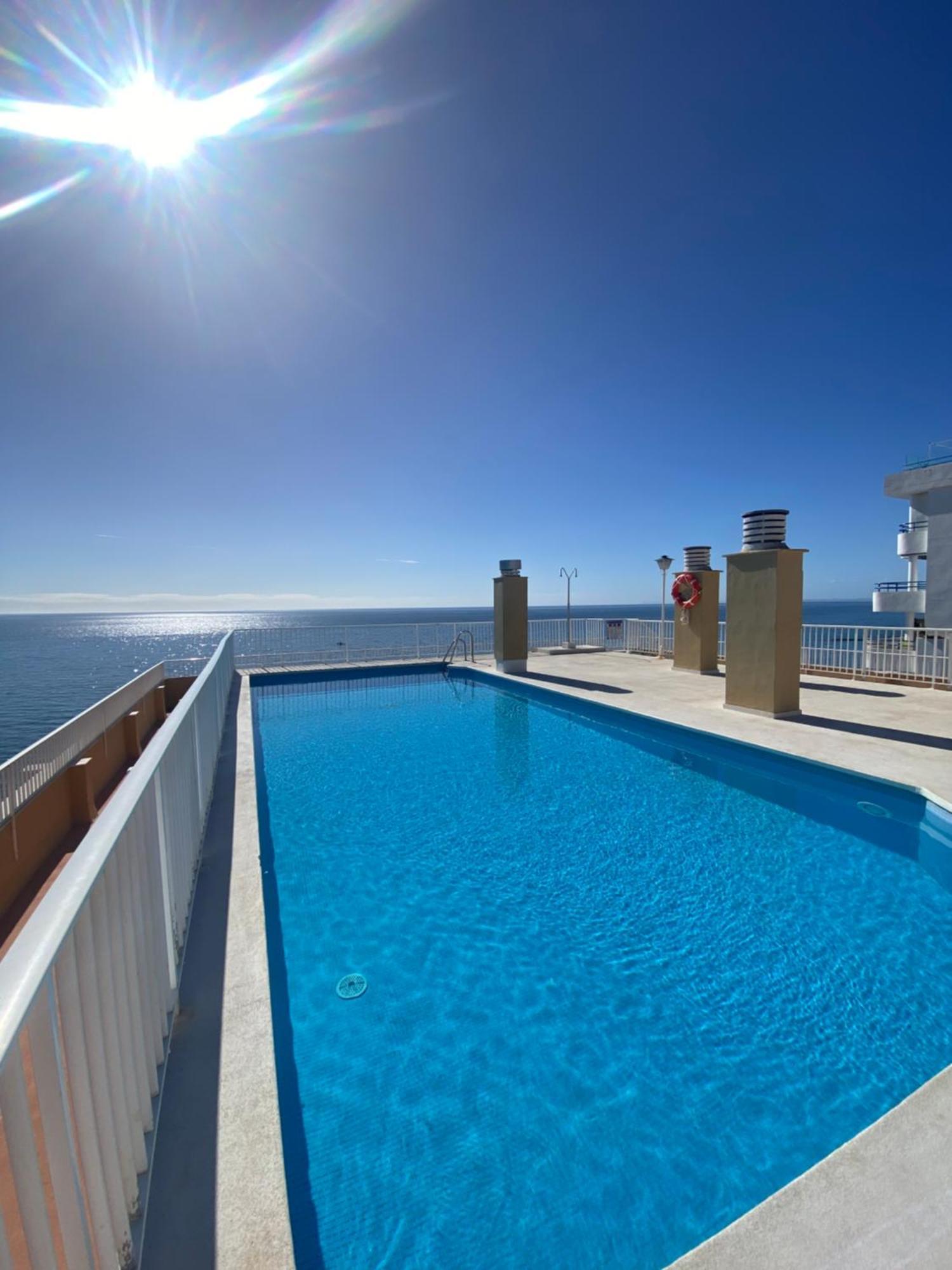 Marbella Beachfront Edificio Mayoral Primera Linea De Playa Y Centro Ciudad Con Barco Opcional Eksteriør bilde