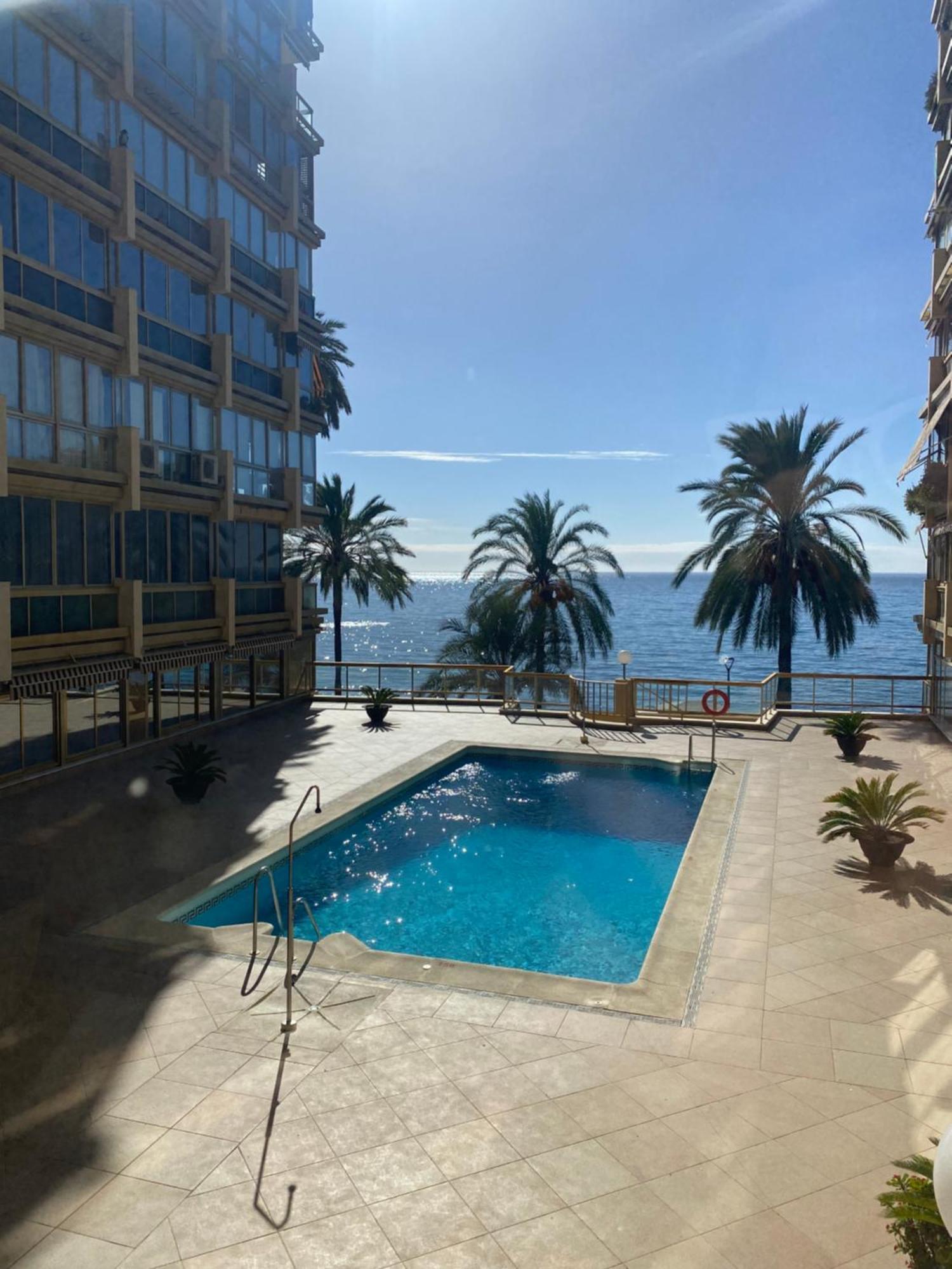 Marbella Beachfront Edificio Mayoral Primera Linea De Playa Y Centro Ciudad Con Barco Opcional Eksteriør bilde