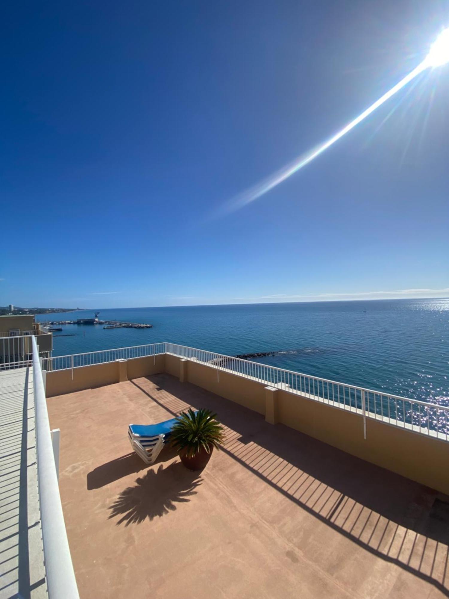 Marbella Beachfront Edificio Mayoral Primera Linea De Playa Y Centro Ciudad Con Barco Opcional Eksteriør bilde