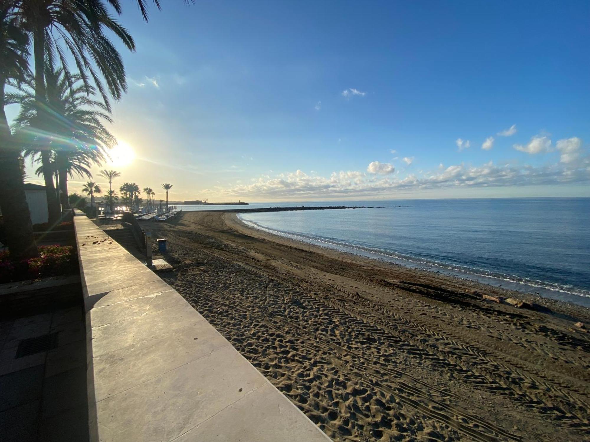 Marbella Beachfront Edificio Mayoral Primera Linea De Playa Y Centro Ciudad Con Barco Opcional Eksteriør bilde