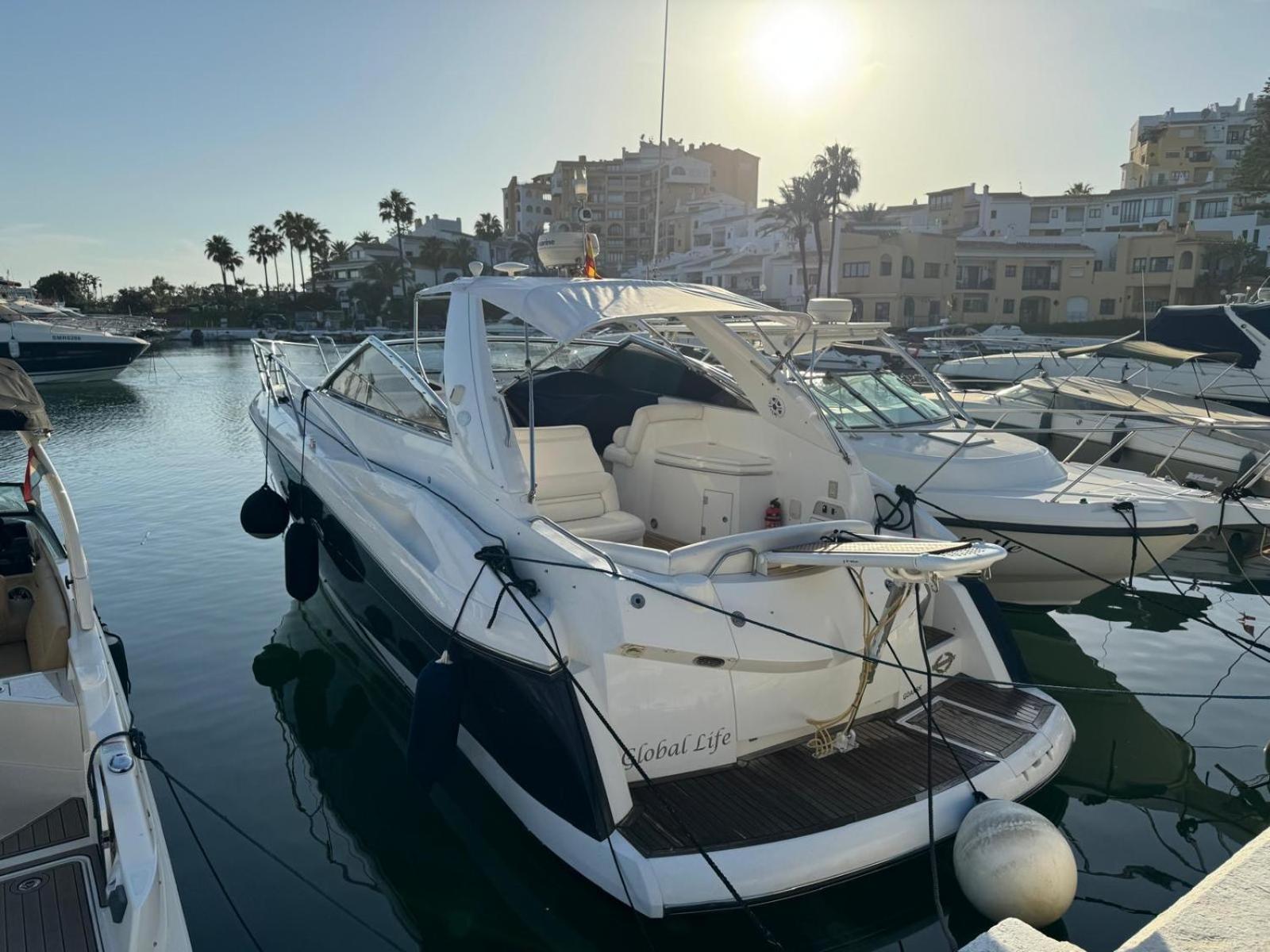 Marbella Beachfront Edificio Mayoral Primera Linea De Playa Y Centro Ciudad Con Barco Opcional Eksteriør bilde